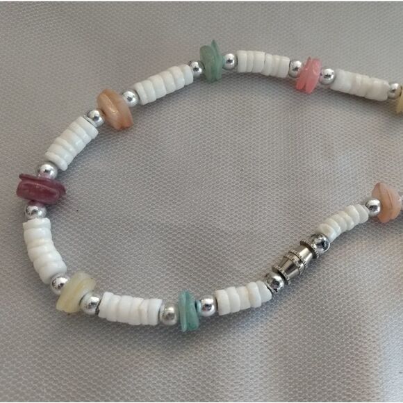 HANDMADE White and Multicolored Shell & Beaded Necklace Barrel Closure - Picture 10 of 13